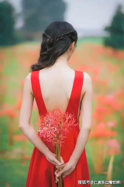 人像摄影中心构图真的是忌讳吗看了这七张美女照片,你就明白了