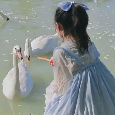 清新不露脸girl头像文案