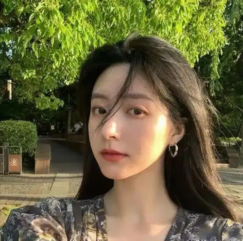 头像丨所有人都是自己推开的夏天