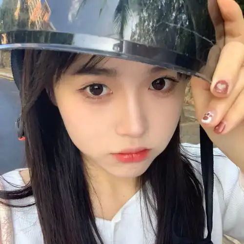 女生头像你青春年少不怕山水迢迢