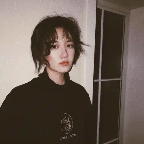 女生头像就跟他谈恋爱