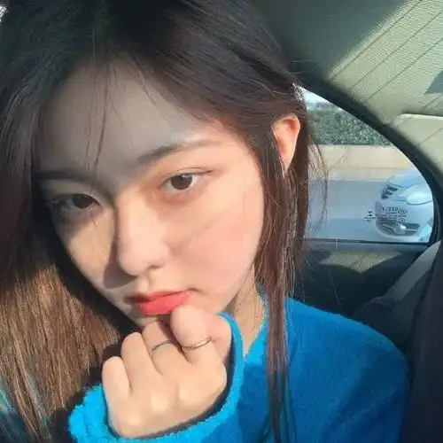 ins女生头像不断进步能治愈一切失意和自卑