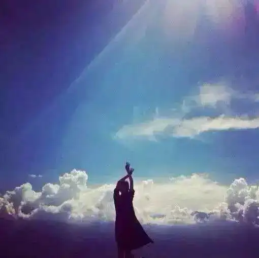 男人再帅,扛不起责任,照样是废物女人再美,自己不奋斗,照样是摆设