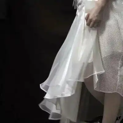 高清女生头像高冷黑白女头像
