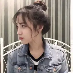 我们叫他白公子,年龄刚刚过二十