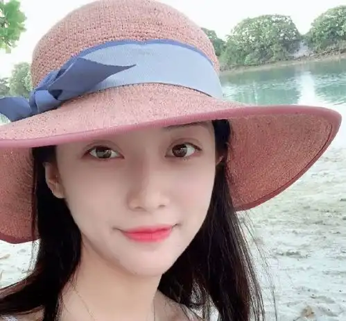 中国足坛两位美女老总或集聚中甲争奇斗艳,你喜欢哪一款呢