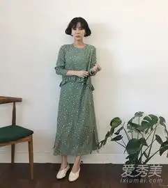 夏季流行什么颜色的裙子糖果色系展现个性又独特的个人风格爱秀美