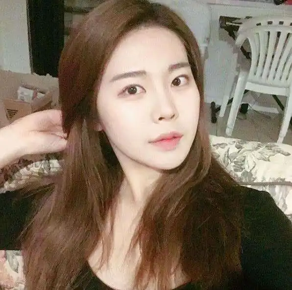 25岁的人气女神,晒出孩子的照片,才知道竟被冻龄了10年