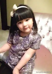 8岁才女王诗龄作品成入展,孔雀图惊艳众人,为何第三幅热议最大
