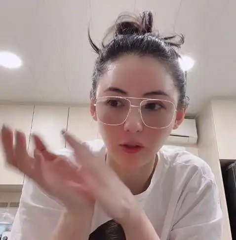 张柏芝早上4点给三个儿子做早餐,网友看了都表示纷纷羡慕