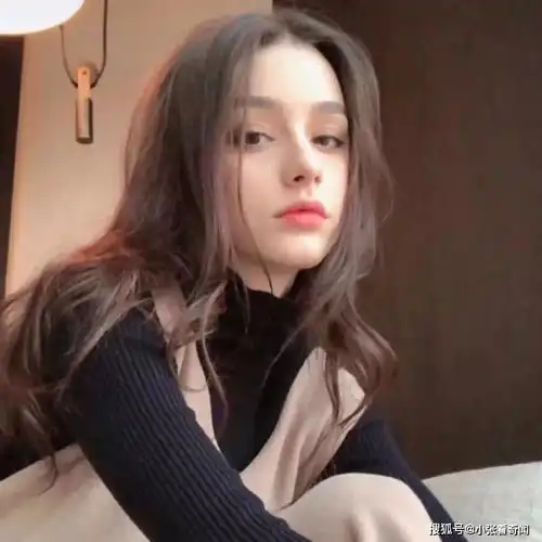 网易云热评男票说他是初恋,直到有一天看到他相册里,有两百多