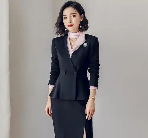 30女人怎能缺少职业装,彰显轻熟气质,散发浪漫迷人魅力