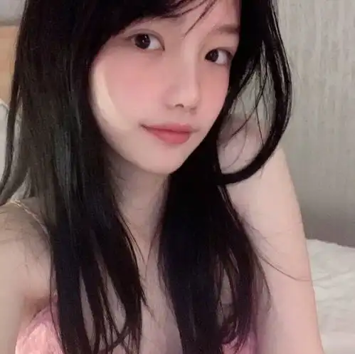 女头丨自己开心就好啦少信些没意义的漂亮话