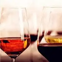 玻璃杯装水的头像微信头像图片大全