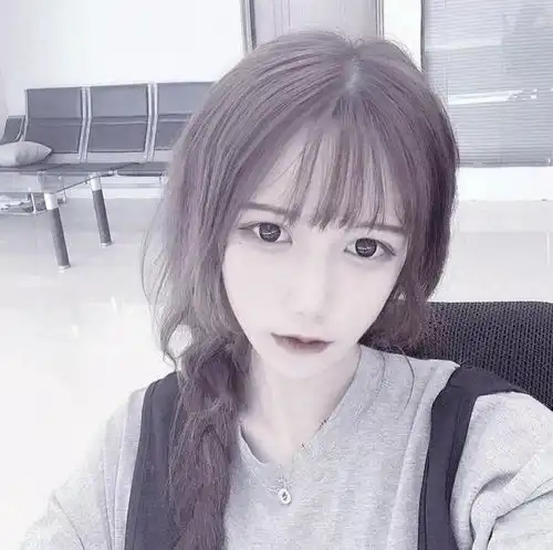 精选男孩子无法拒绝的宝藏女生头像