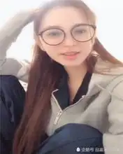 女生神似baby走红,遭质疑后镜头前卸妆,网友这是本尊吧