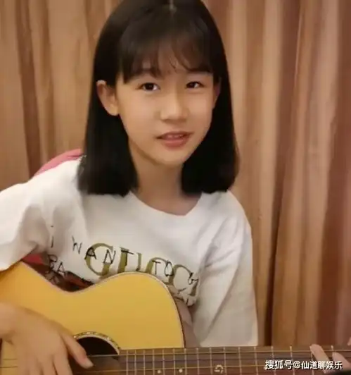 陆毅13岁女儿近照曝光,穿5千块t恤弹琴,被网友吐槽不如黄多多