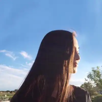 长发唯美女生头像侧脸长发飘飘