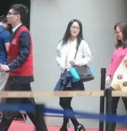 小妹妹杨钰莹现身机场年过四十皮肤却嫩似少女