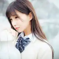qq头像女生5连拍表情我还没长成你想要的模样意境清新唯美的女生头像