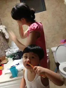 帮忙取个女孩名字姓彭五行缺水