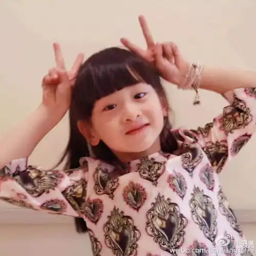田亮发布女儿照片长大后,森碟身材太好了