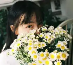 求锁屏壁纸女生捧花唯美图片