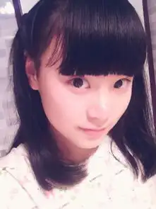女孩照片12岁同人多张