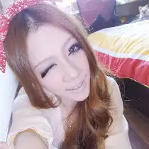 融化在爱的奶糖里潮流时尚的非主流女生头像