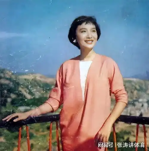她是当年影坛绝色美人,金庸暗恋她60年,也是所有男人的梦中情人