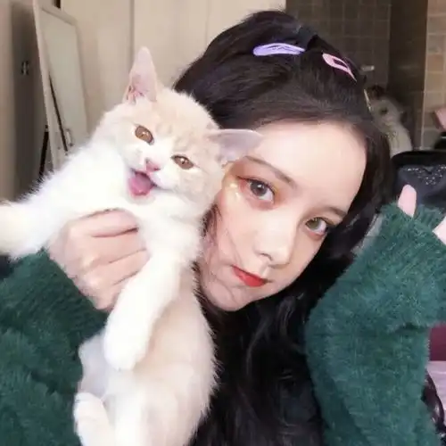 ins秋天女生头像