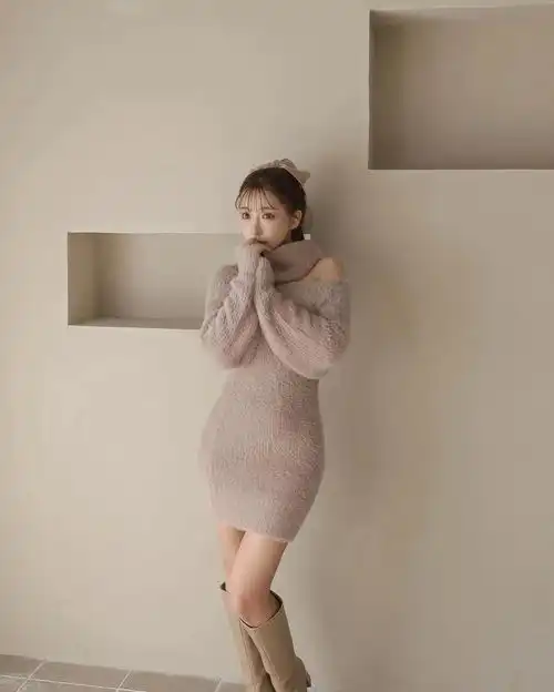 三上悠亚化身性感圣诞女郎与粉丝共度平安夜,热辣装扮大送福利