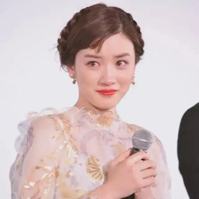 让你们见识一下什么叫做梨花带雨