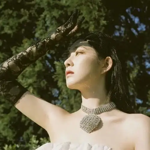裴珠泫,性感高冷,笑起来很好看,美女绝绝子,必须爱了