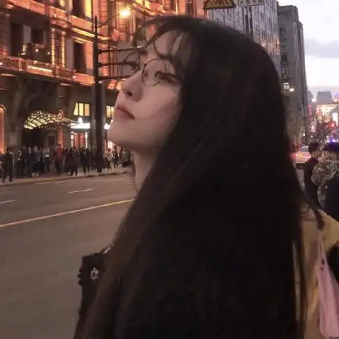金牛座女生都有哪些优点喜欢粘着你,原意为你花钱,谈恋爱超甜