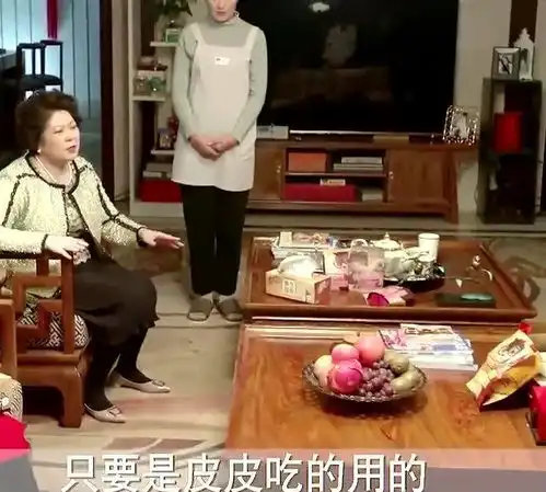 刚出生的弟弟哭的厉害,男孩喂弟弟薯片被维母看见,这下炸锅了