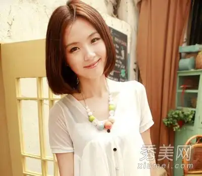 甜美的扇子披肩长发让大脸更瘦