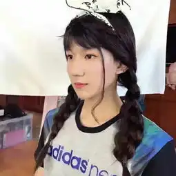 刘星在眨眼的美拍