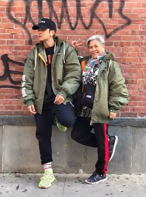 一周男星着装丨盛典西装各有千秋,郑恺难道穿上裙子了更有陈伟霆演绎黑白经典