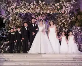 穿5600小时做的婚纱演自己的偶像剧糖糖婚礼最全解析