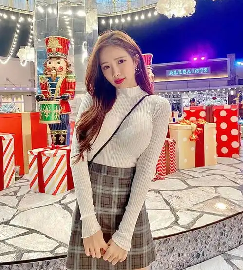 针织衫温柔大方显身材,这样打扮的女生适合做女朋友吗