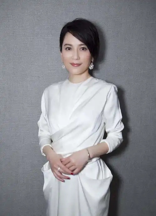 惊鸿仙子俞飞鸿虽没结婚,但一直有固定伴侣生活不只有爱情
