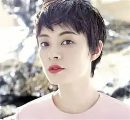 上了年纪的中年妇女,生活中尽量少弄这3种发型,显老还没气质