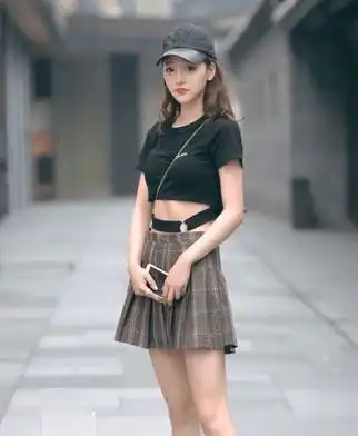 时尚美女街拍气质很好的美女,透出女性的妩媚妖娆