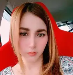 三岁女童长得太美而走红,被人误认为洋娃娃,没想到妈妈更美