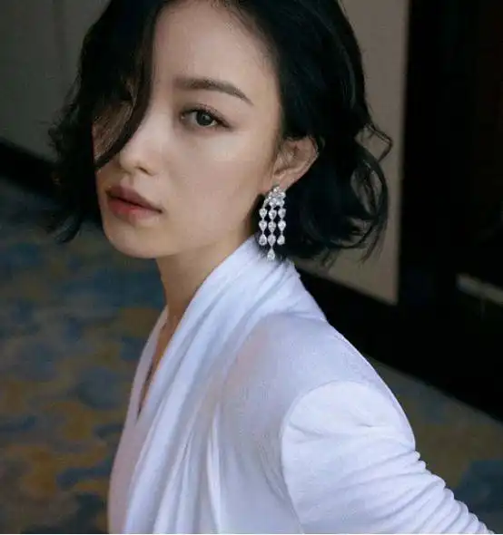 辨识度很高的女人,往往拥有以下4个相似之处,美得独树一帜