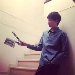 求类似欧美男生侧面黑白头像,谢了