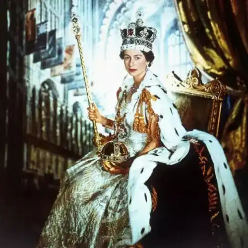 英国女王也被打假王冠上的红宝石居然是冒牌货......