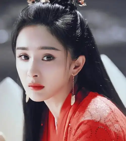 五官乱动就别尬演,来看看这6位女星,告诉你什么才是五官灵动