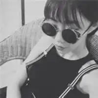 黑白原宿风女生头像欧美原宿风女生头像